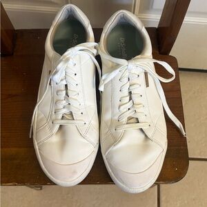 9.5 Dr. Scholl's Smooth White Time Off Max Platform Sneaker.  In EUC!